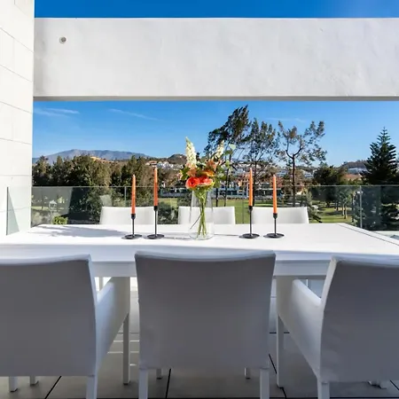 Lejlighed Navigolf, Pool, Terrace & Wi-fi La Cala De Mijas