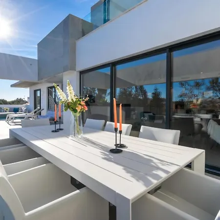 Navigolf, Pool, Terrace & Wi-fi